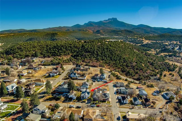 a picture of a wall with a white wall and a painting