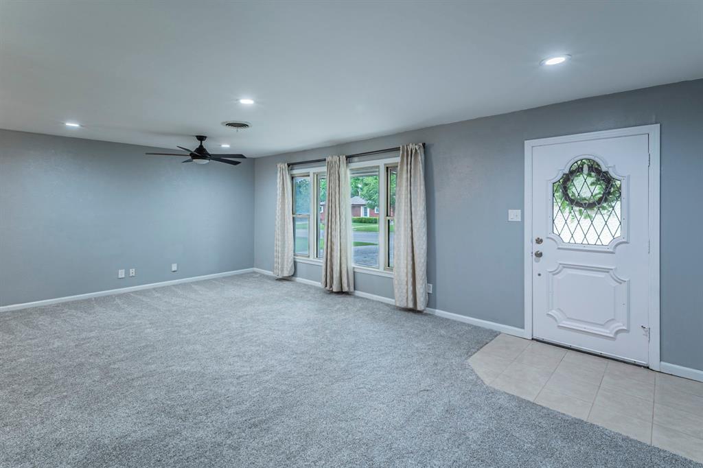 3721 Ruth Road Richland Hills, TX 76118 - Photo 7 of 30