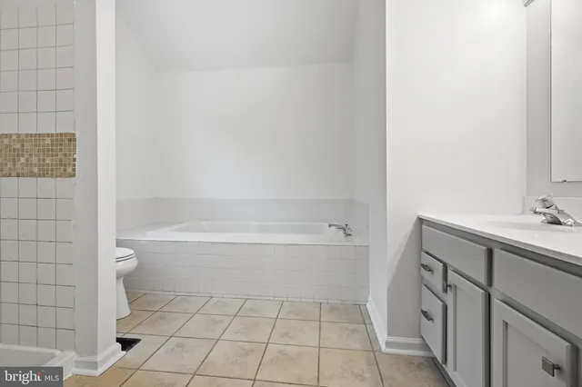 $700,000 | 118 Country Side Lane, Bear, DE 19701