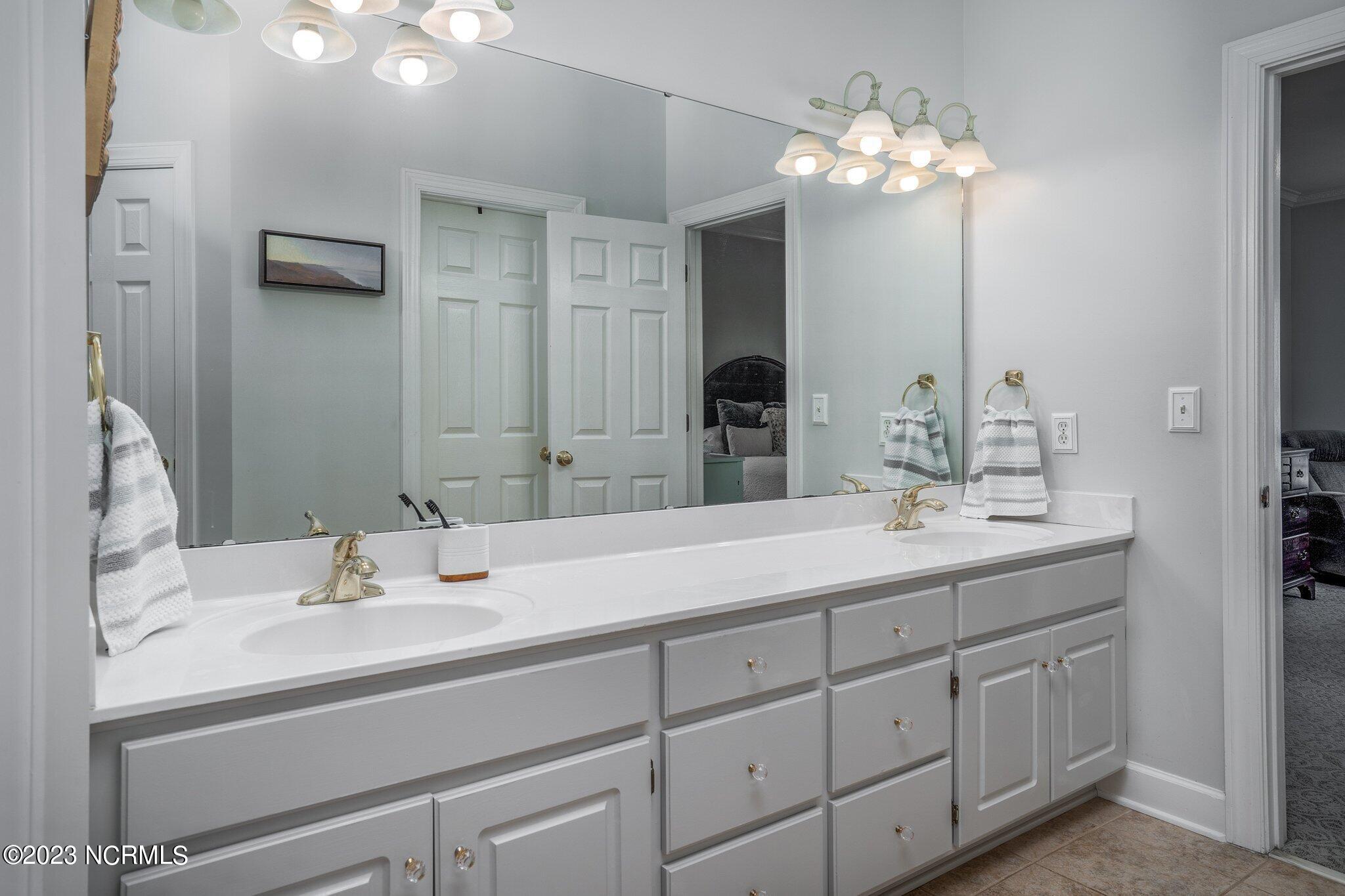 3613 Winstead Road Rocky Mount, NC 27804 - Photo 39 of 52 Master Bath