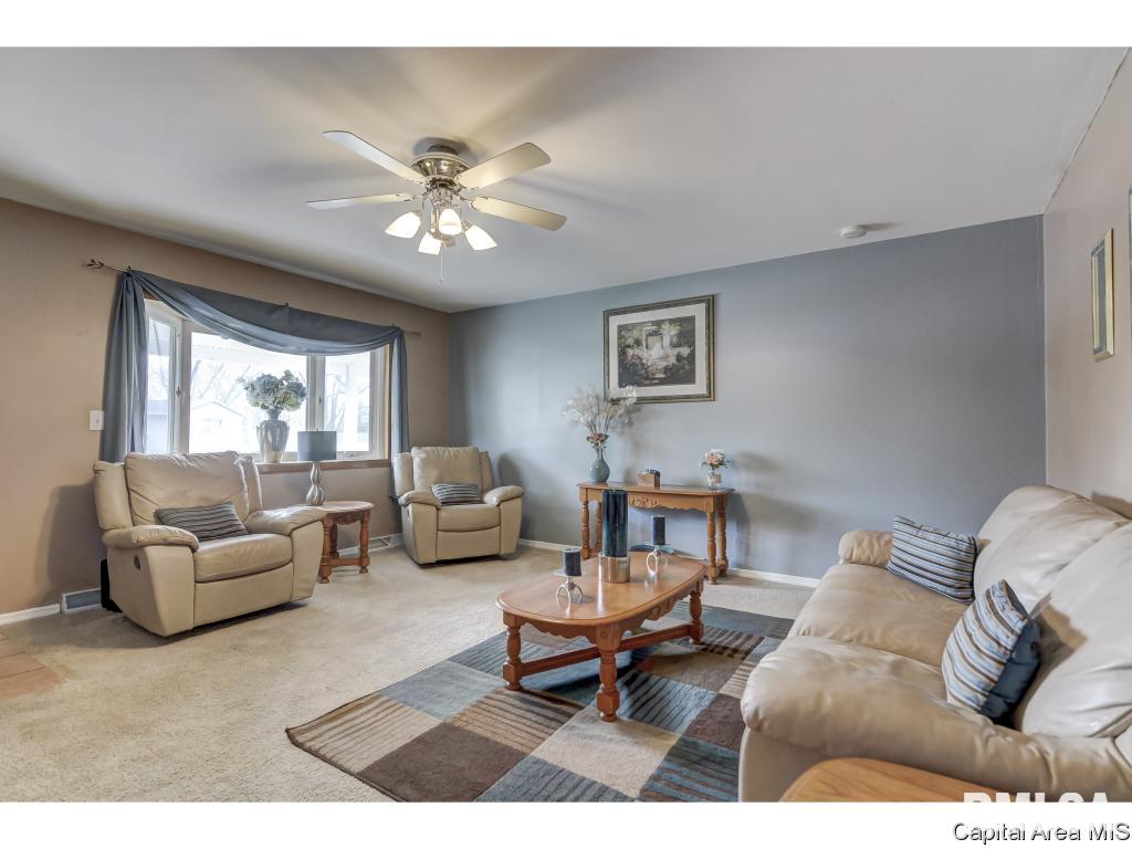 9 Lariat Drive Springfield, IL 62702 - Photo 5 of 36