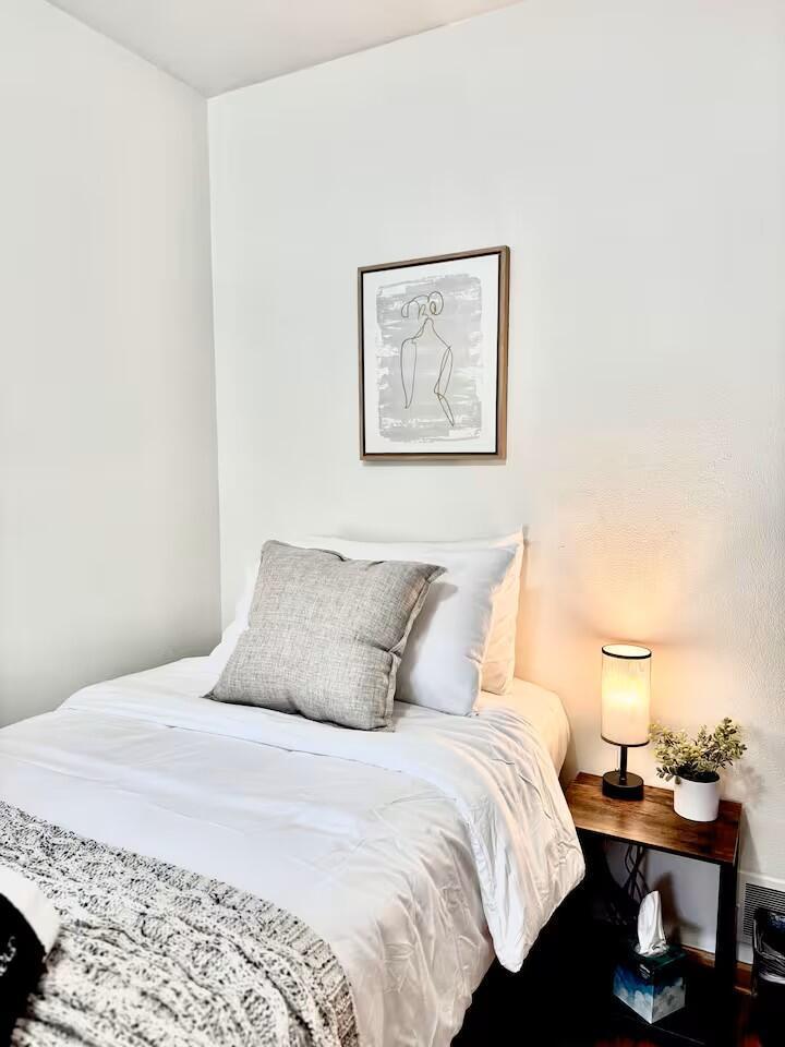 1064 Glenhill Road St. Paul, MN 55126 - Photo 3 of 19