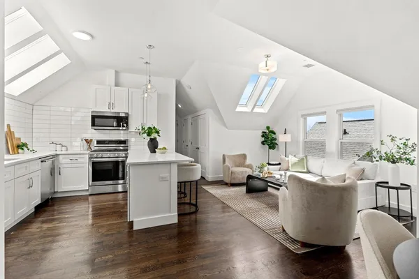 $574,000 | 9 Upham Avenue, Unit 3, Boston, MA 02125
