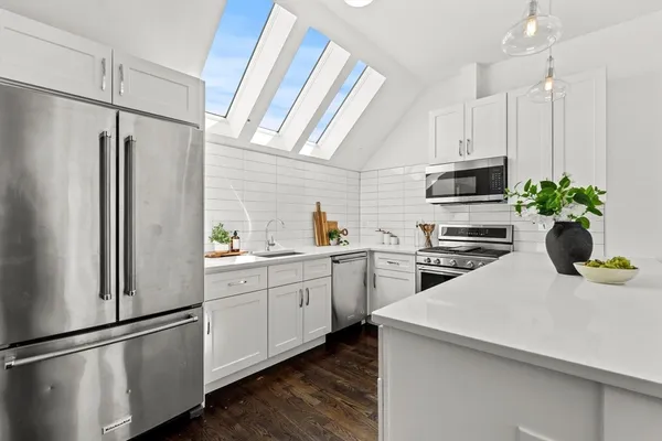 $574,000 | 9 Upham Avenue, Unit 3, Boston, MA 02125