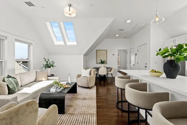 $574,000 | 9 Upham Avenue, Unit 3, Boston, MA 02125