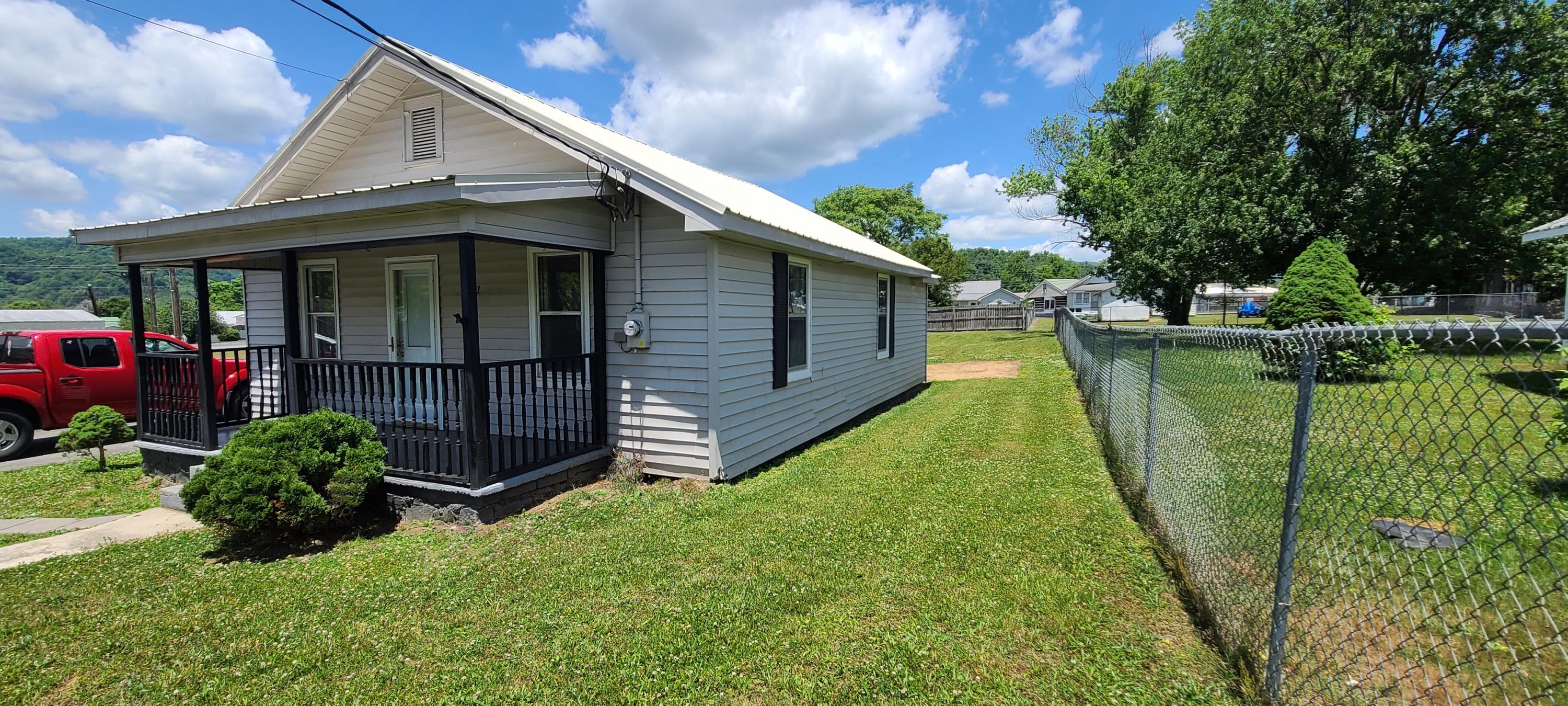 623 Monroe Street Erwin, TN 37650 - Photo 3 of 20 19