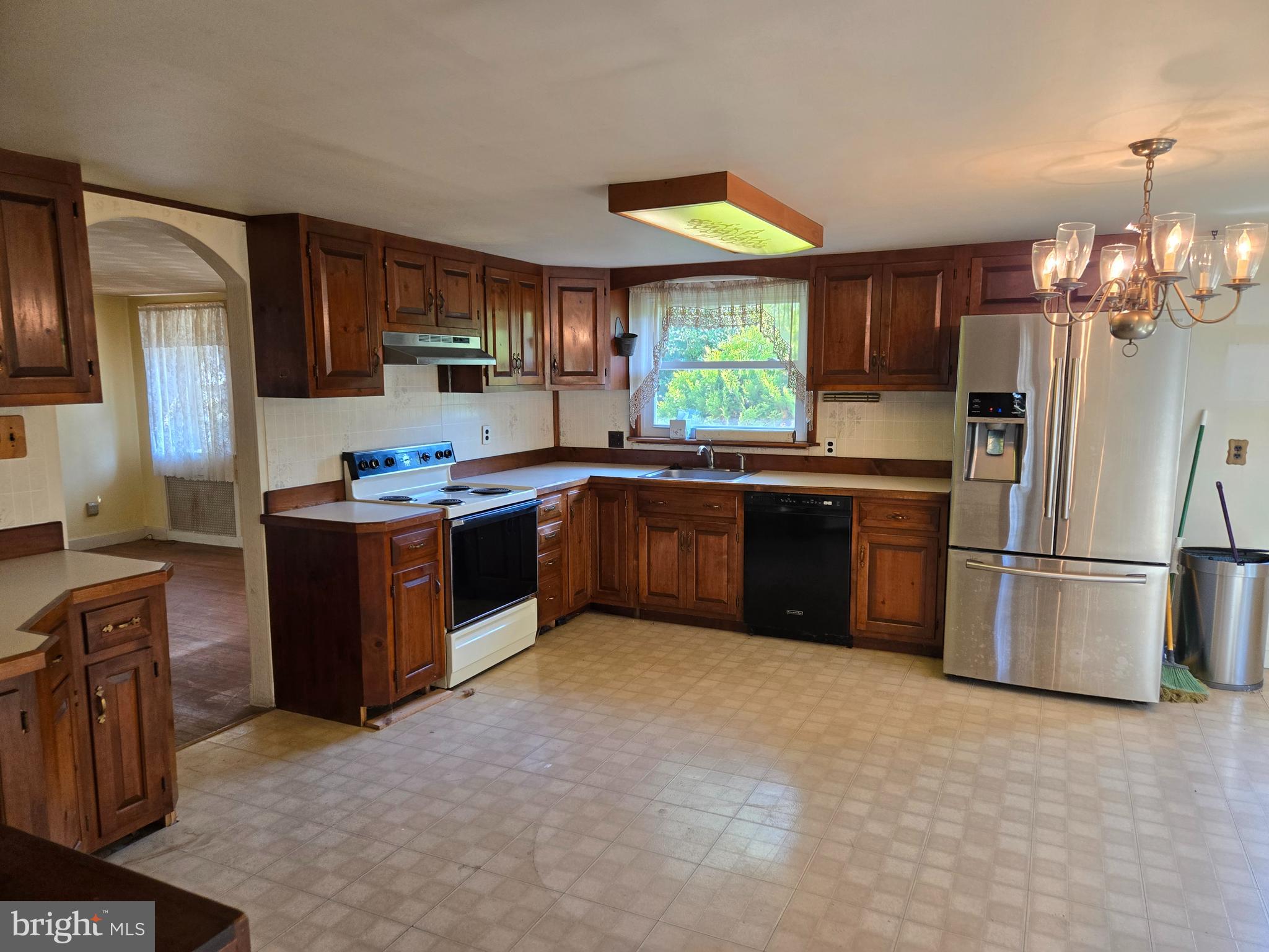 1242 West Orvilla Road Hatfield, PA 19440 - Photo 4 of 25