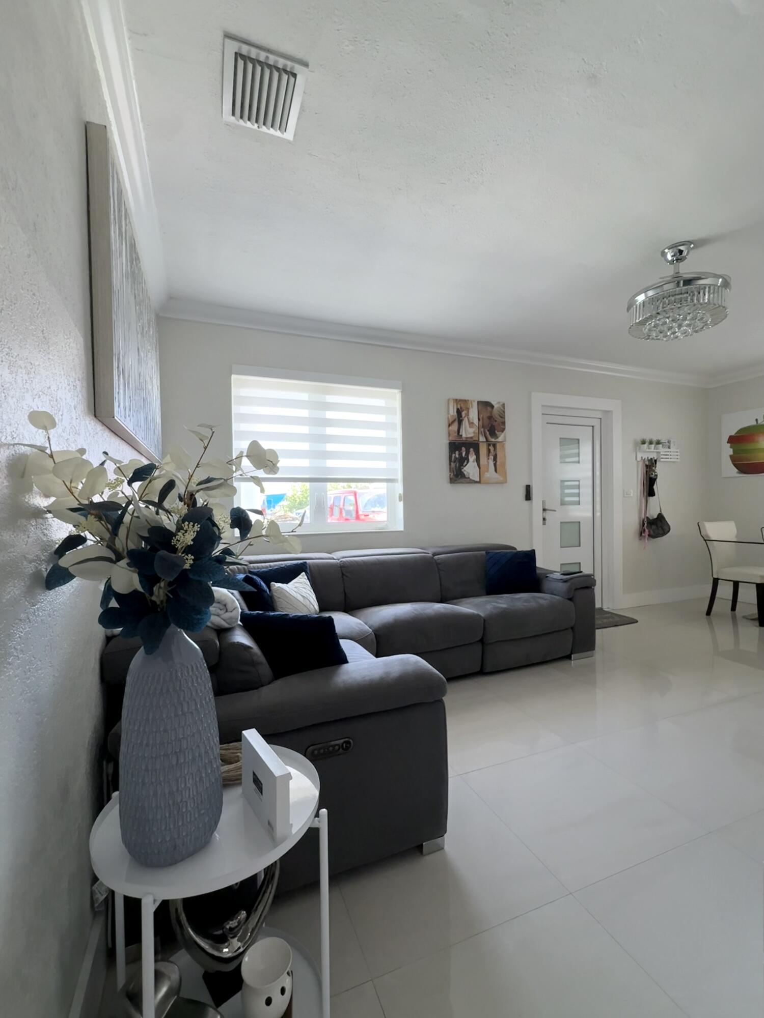 9235 Southwest 41st Street Miami, FL 33165 - Photo 10 of 63 IMG_8013