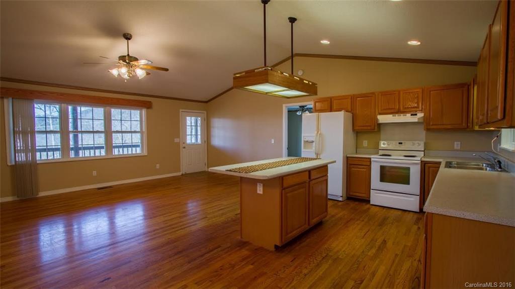 468 Echo Ridge Road Whittier, NC 28789 - Photo 6 of 16 Gallery Image 6