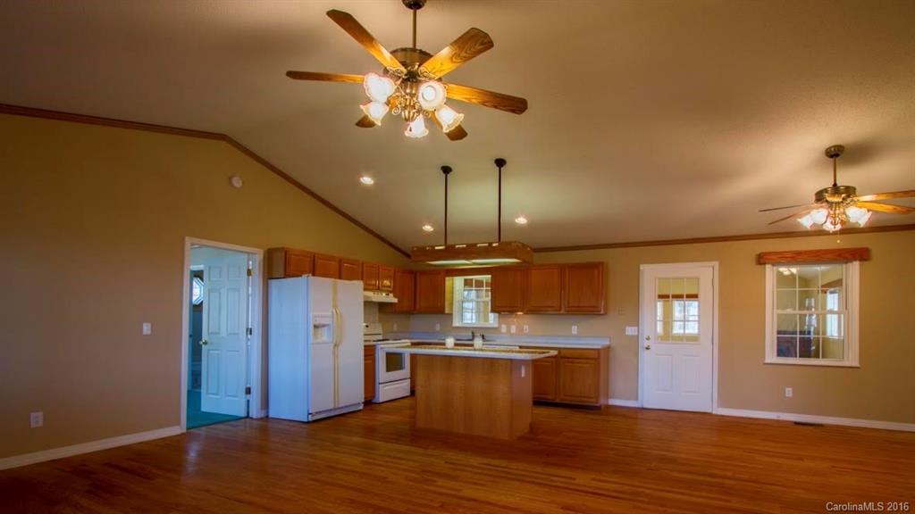 468 Echo Ridge Road Whittier, NC 28789 - Photo 7 of 16 Gallery Image 7