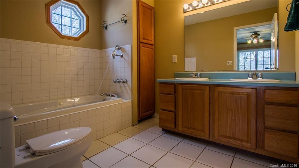 468 Echo Ridge Road Whittier, NC 28789 - Photo 10 of 16 Gallery Image 10