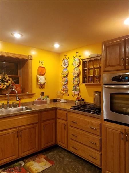 943 Rutledge Road Transfer, PA 16154 - Photo 8 of 8 Gallery Image 8