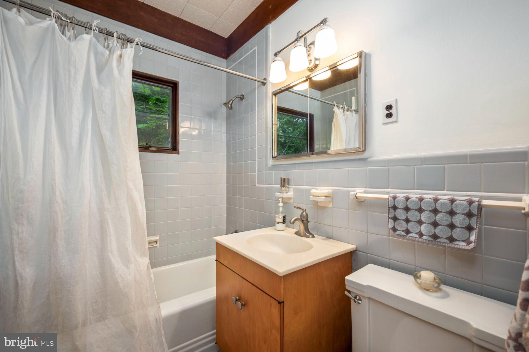 402 Randall Road Wyncote, PA 19095 - Photo 29 of 41