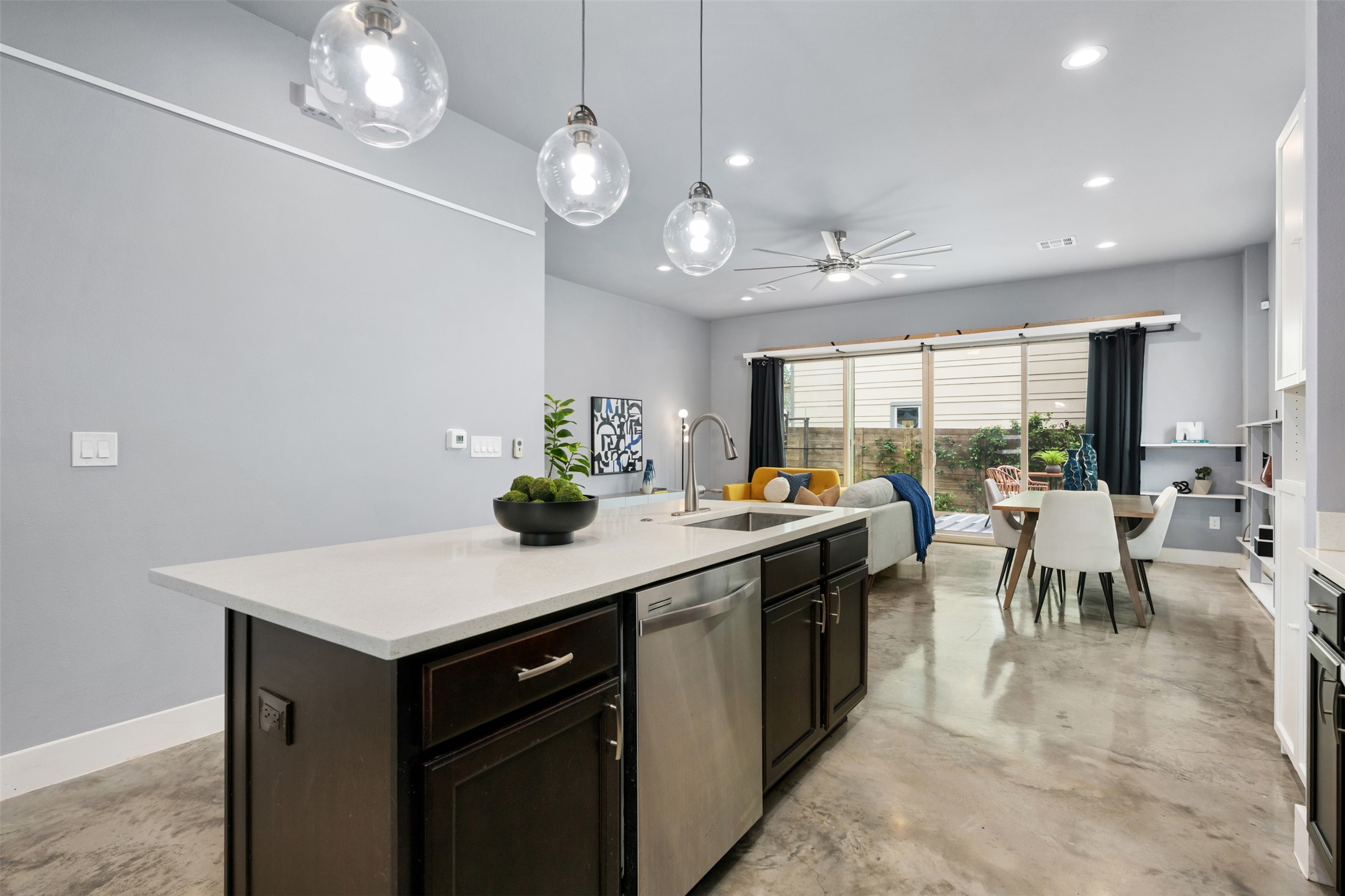1310 Cedar Avenue Austin, TX 78702 - Photo 10 of 39