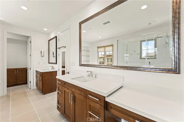 a house view with garden space and street view