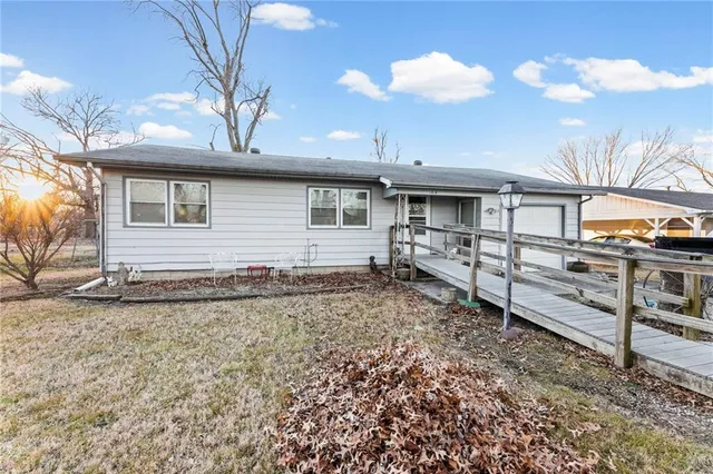 $169,000 | 1018 North Sycamore Street, Ottawa, KS 66067