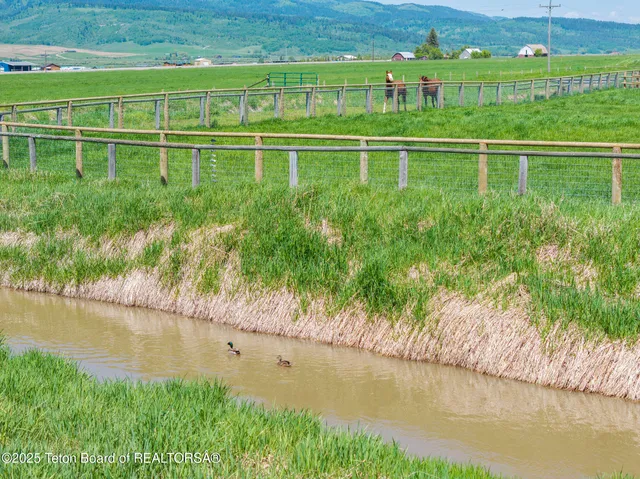 $2,850,000 | 86 Hawks Rest Road, Etna, WY 83118