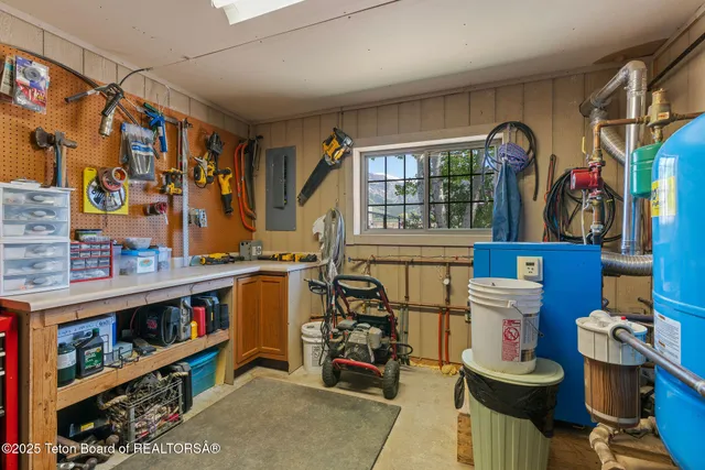 $2,850,000 | 86 Hawks Rest Road, Etna, WY 83118