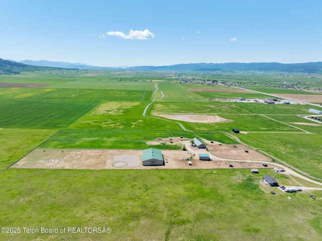 $2,850,000 | 86 Hawks Rest Road, Etna, WY 83118
