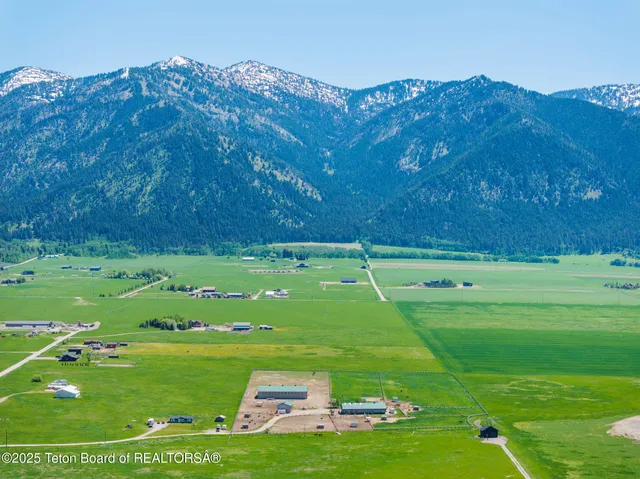 $2,850,000 | 86 Hawks Rest Road, Etna, WY 83118