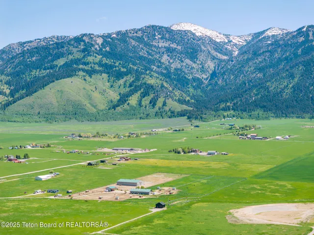 $2,850,000 | 86 Hawks Rest Road, Etna, WY 83118