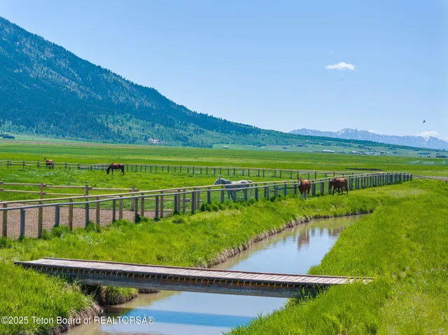 $2,850,000 | 86 Hawks Rest Road, Etna, WY 83118