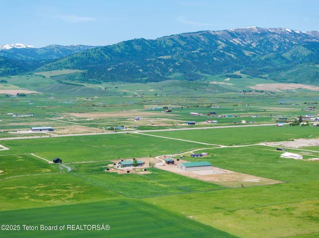 $2,850,000 | 86 Hawks Rest Road, Etna, WY 83118