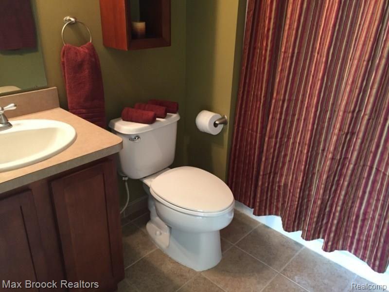 1092 Faulkner, Unit 63 Troy, MI 48083 - Photo 27 of 42