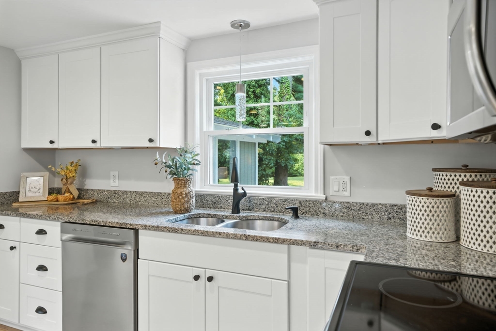29 Kempton Road Millville, MA 01529 - Photo 7 of 42 Gallery Image 7