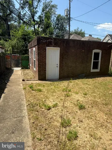 a backyard of a house