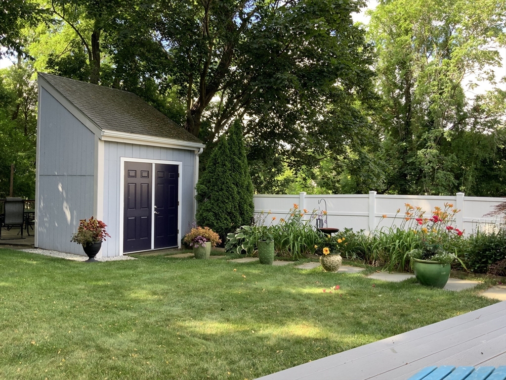 11 Ridge Street Winchester, MA 01890 - Photo 35 of 40