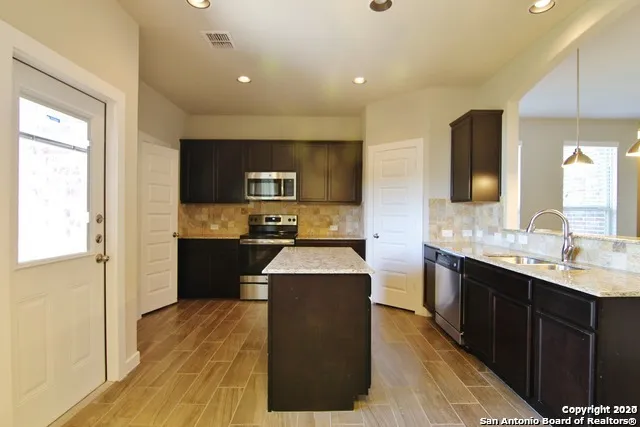 $1,735 | 418 Creekside Curve, New Braunfels, TX 78130