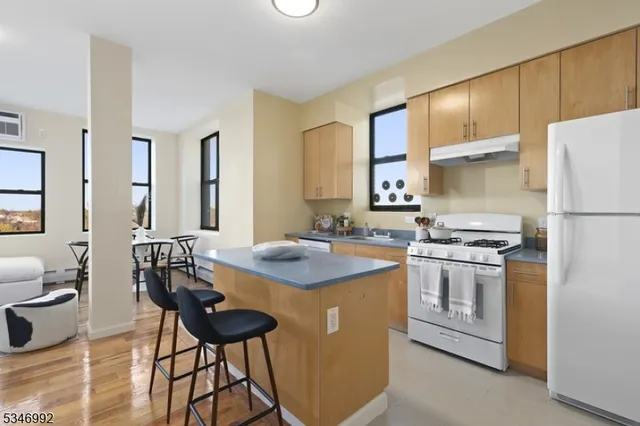 $2,687 | 520 Belleville Avenue, Unit S401, Belleville, NJ 07109