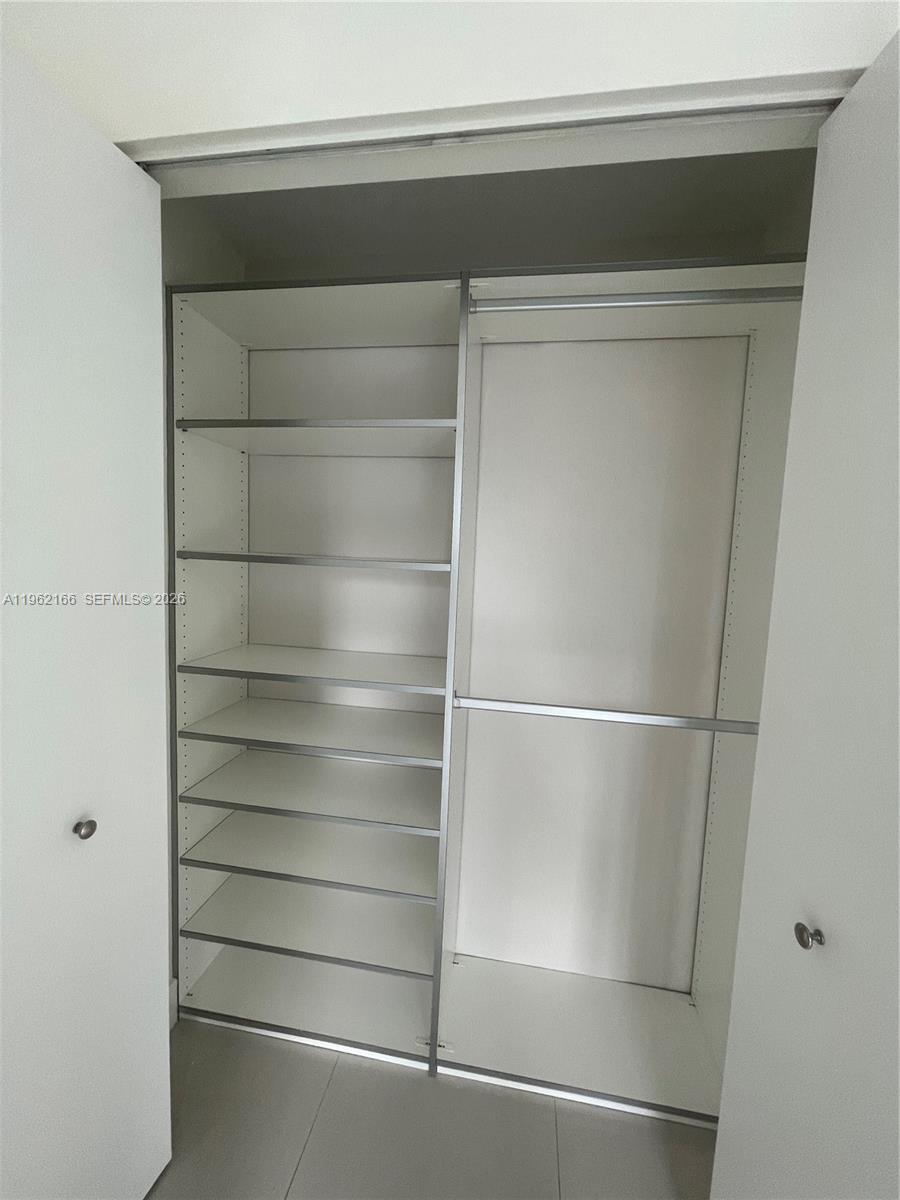 92 Southwest 3rd Street, Unit 3203 Miami, FL 33130 - Photo 13 of 38