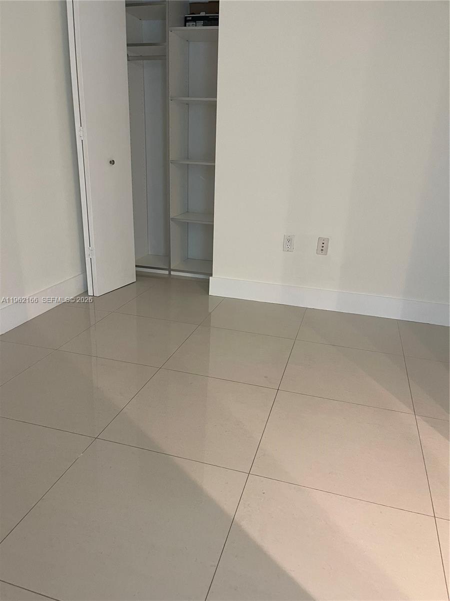 92 Southwest 3rd Street, Unit 3203 Miami, FL 33130 - Photo 19 of 38