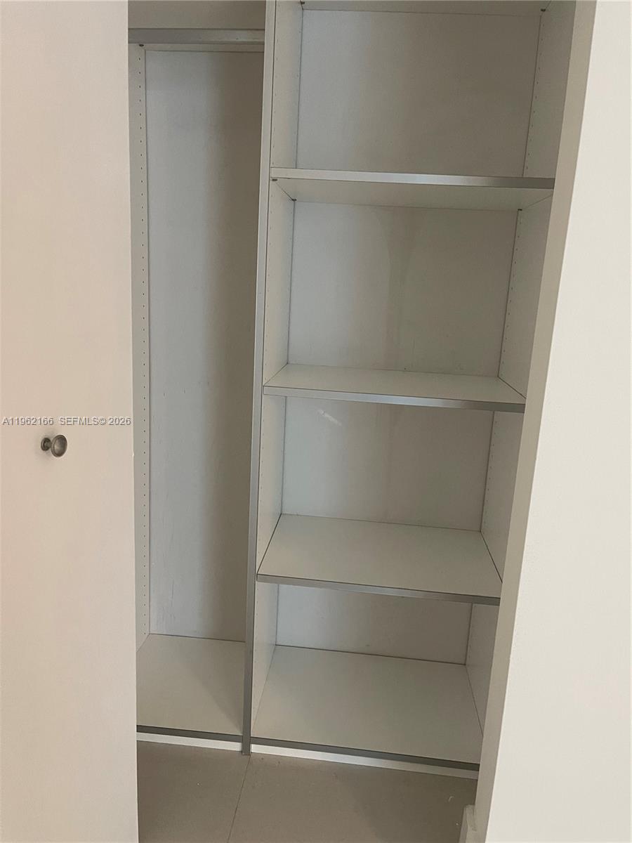 92 Southwest 3rd Street, Unit 3203 Miami, FL 33130 - Photo 22 of 38