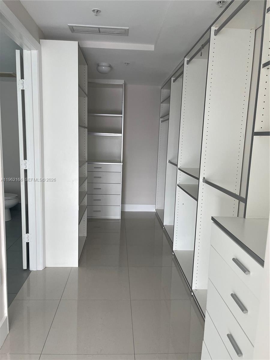 92 Southwest 3rd Street, Unit 3203 Miami, FL 33130 - Photo 24 of 38