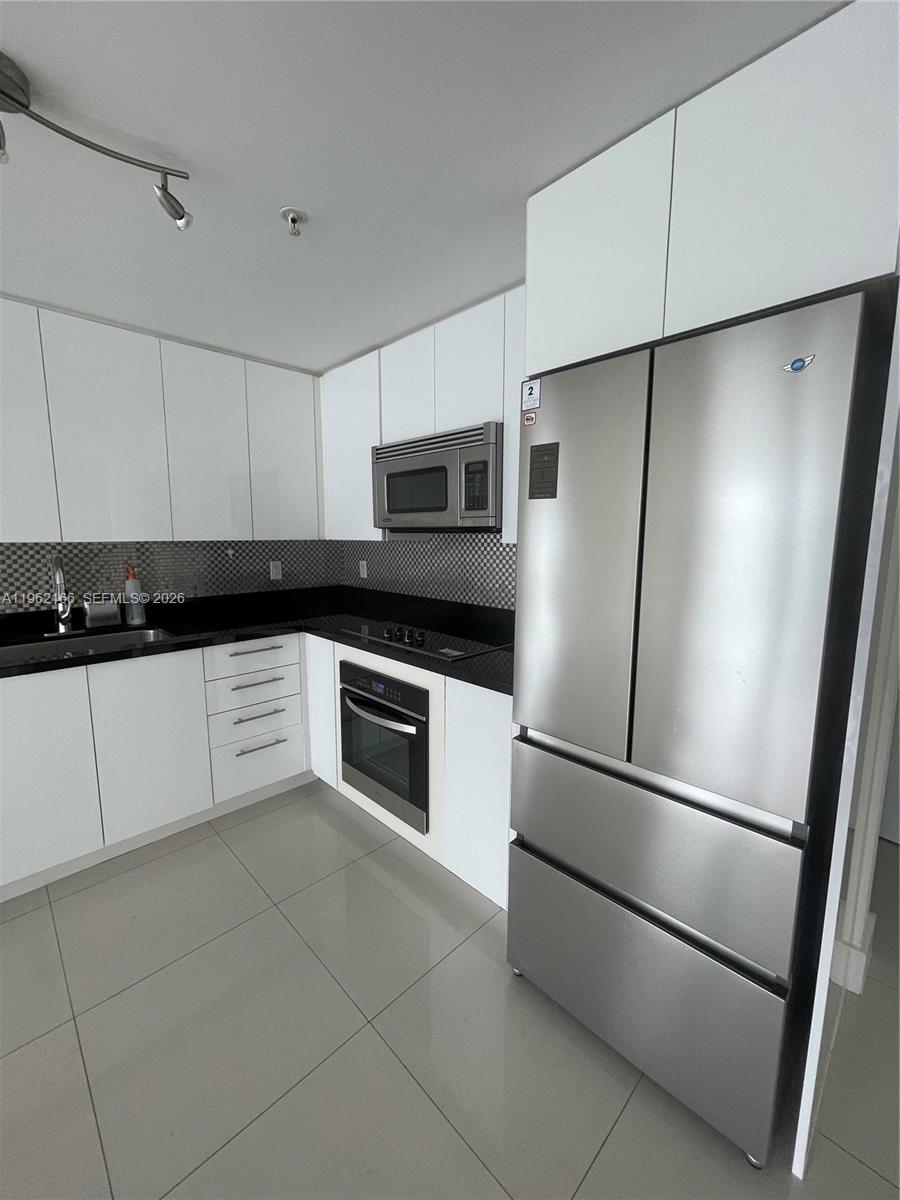 92 Southwest 3rd Street, Unit 3203 Miami, FL 33130 - Photo 3 of 38