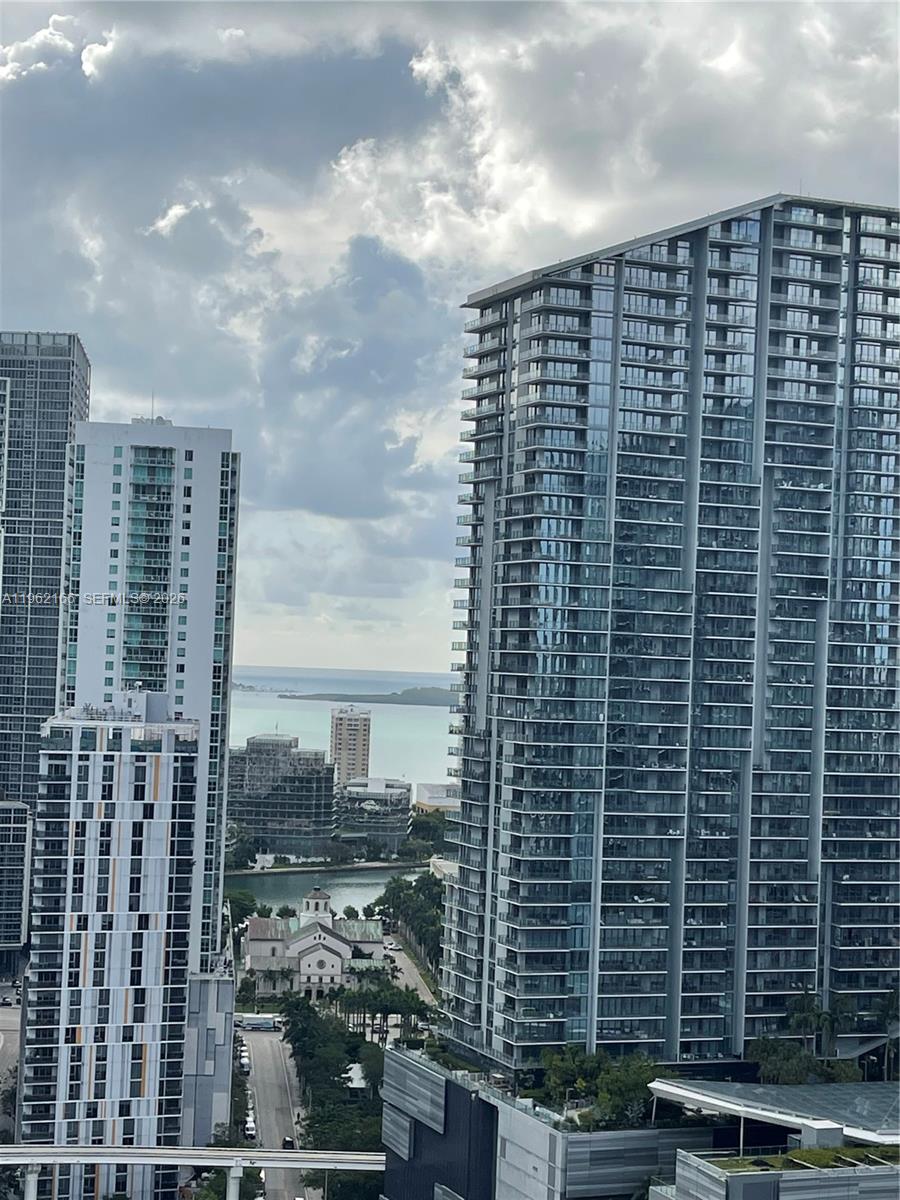 92 Southwest 3rd Street, Unit 3203 Miami, FL 33130 - Photo 37 of 38