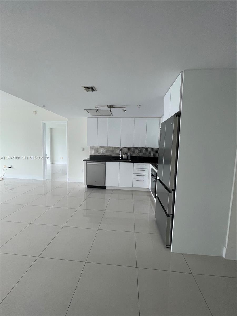 92 Southwest 3rd Street, Unit 3203 Miami, FL 33130 - Photo 4 of 38