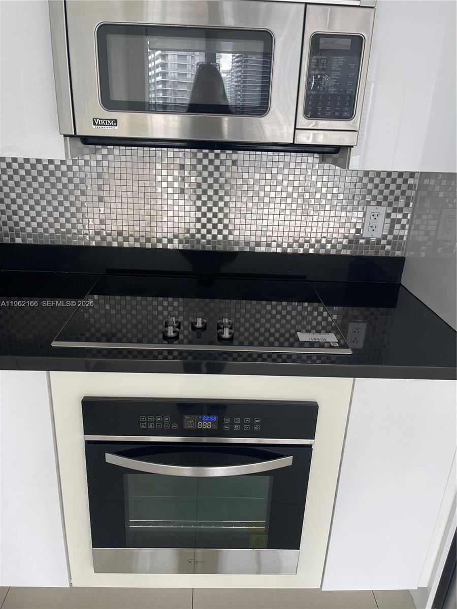 92 Southwest 3rd Street, Unit 3203 Miami, FL 33130 - Photo 8 of 38