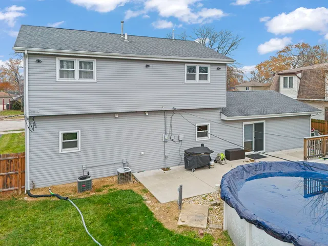a front view of house with yard