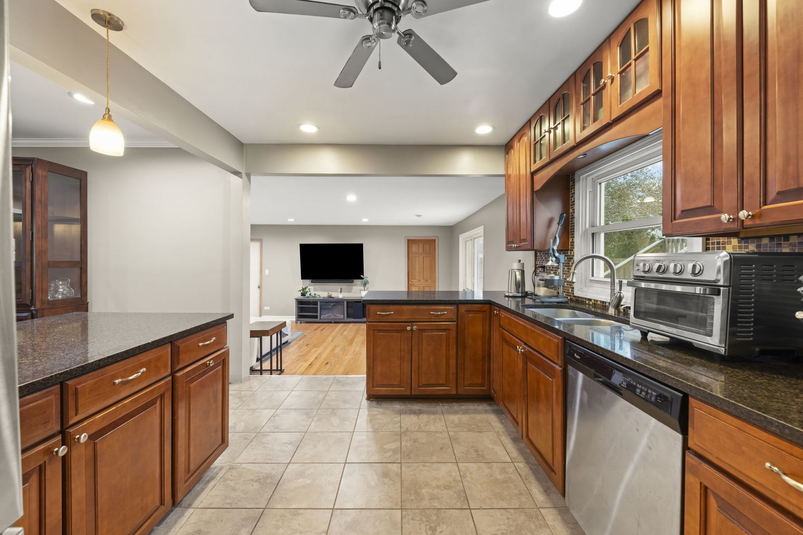 6017 Birmingham Street Chicago Ridge, IL 60415 - Photo 9 of 37