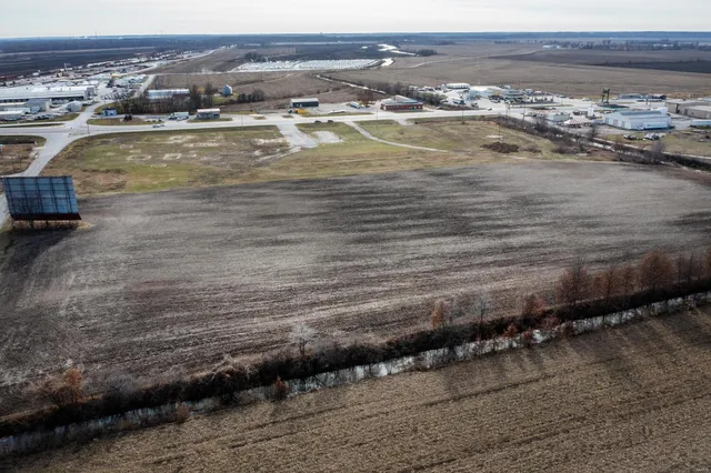 $1 | 0 Old Quincy Drive-in Theater, Taylor, MO 63471