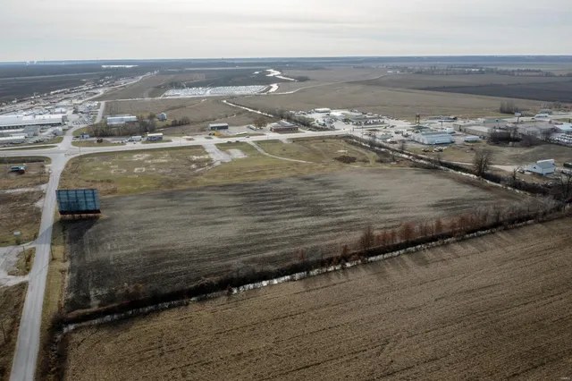$1 | 0 Old Quincy Drive-in Theater, Taylor, MO 63471