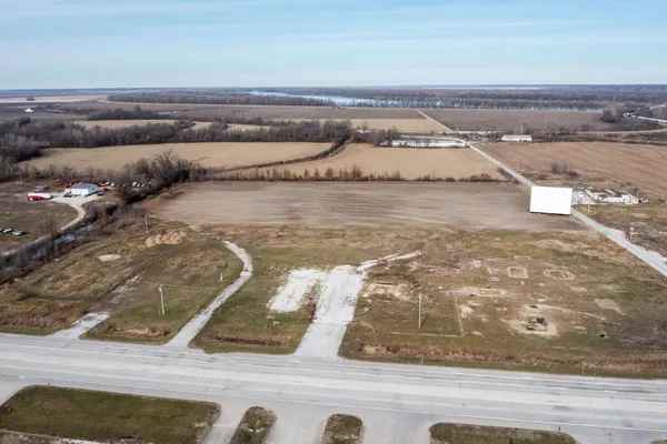 $1 | 0 Old Quincy Drive-in Theater, Taylor, MO 63471