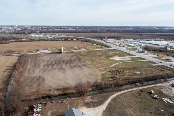 $1 | 0 Old Quincy Drive-in Theater, Taylor, MO 63471