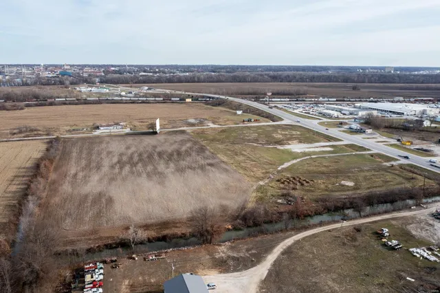 $1 | 0 Old Quincy Drive-in Theater, Taylor, MO 63471