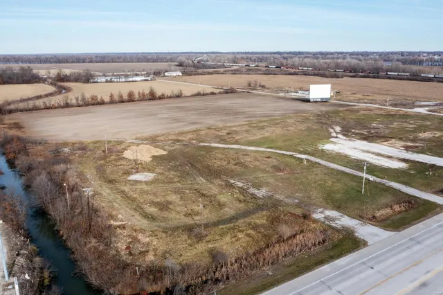$1 | 0 Old Quincy Drive-in Theater, Taylor, MO 63471