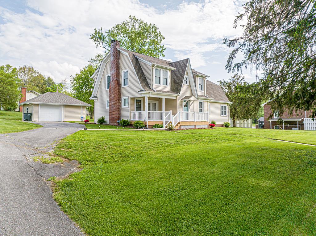 828 Colonial Road Southwest Abingdon, VA 24210 - Photo 3 of 63 Gallery Image 3